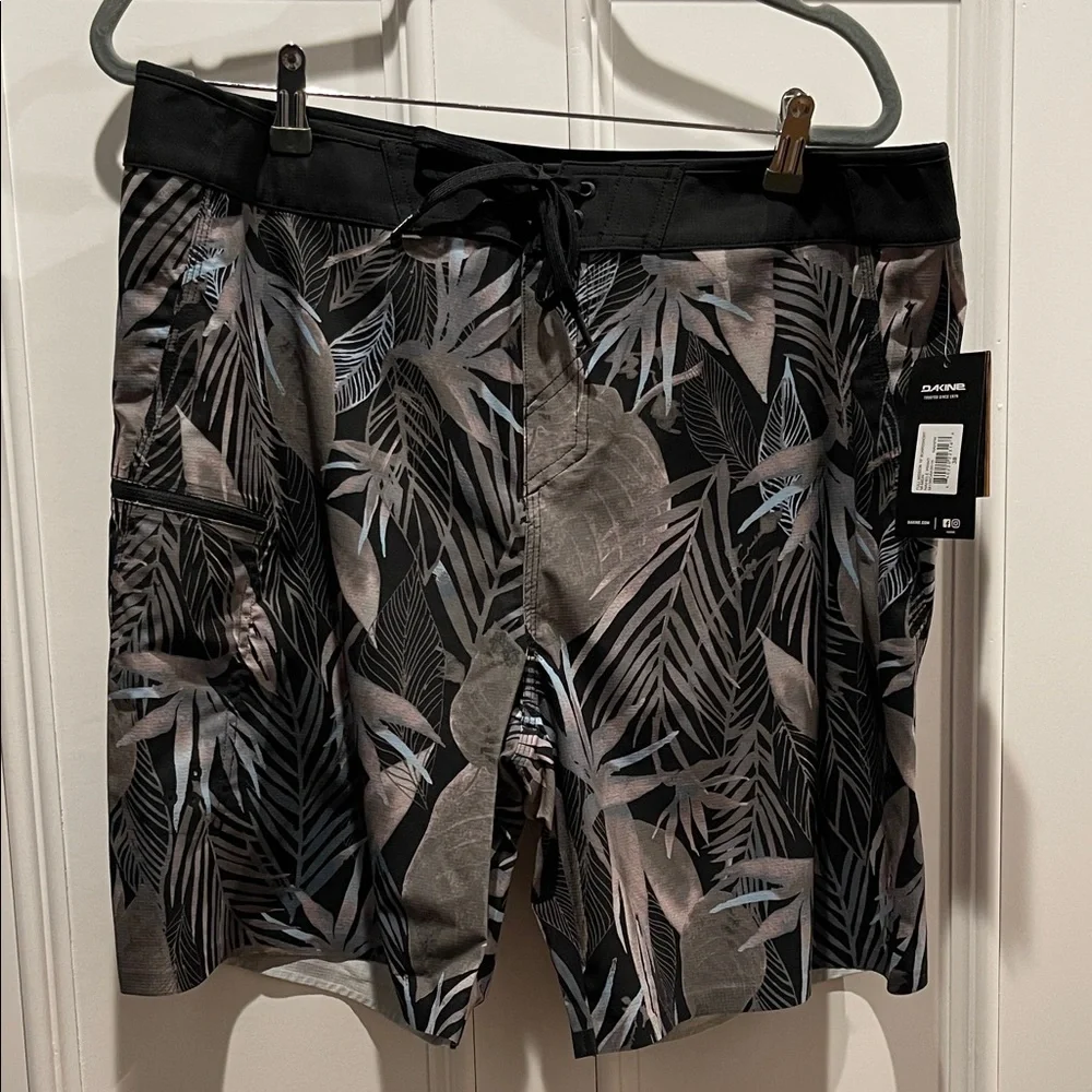 Dakine Men's Tropical Leaf Pattern Swim Shorts 38